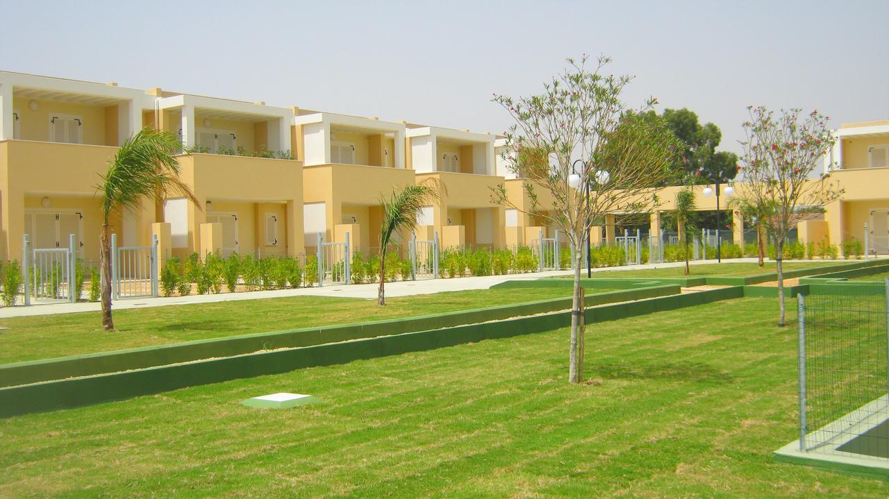 Residence Mar Mediterraneo Куарту-Сант'Елена Екстер'єр фото