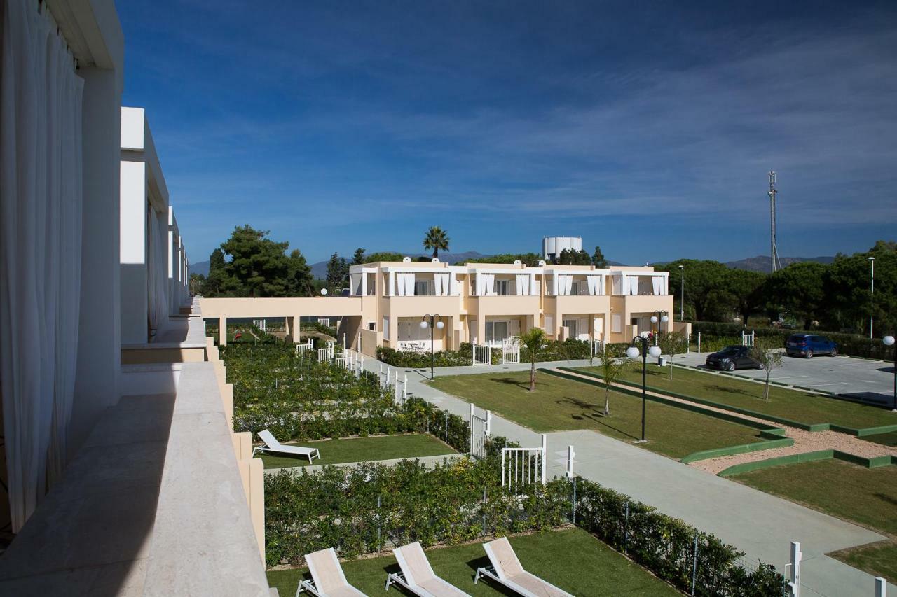 Residence Mar Mediterraneo Куарту-Сант'Елена Екстер'єр фото