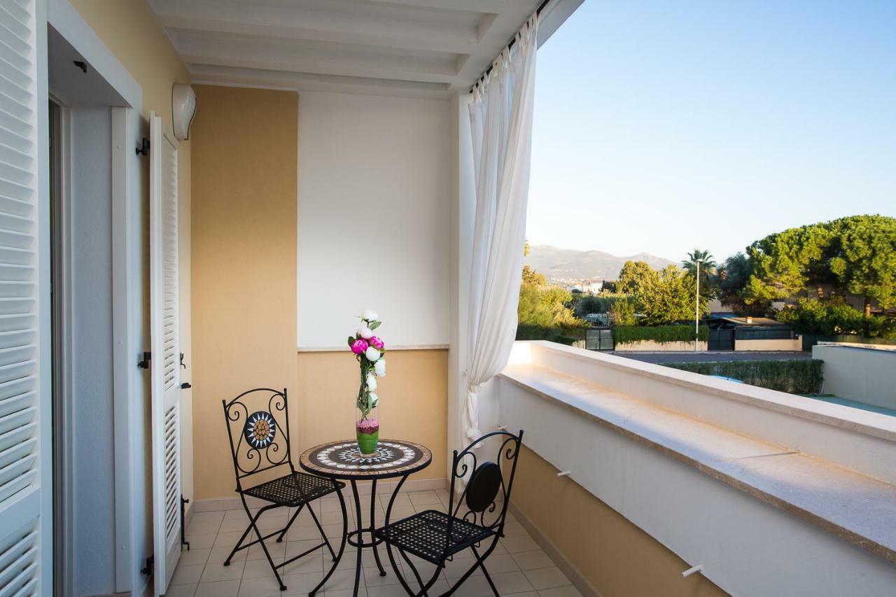 Residence Mar Mediterraneo Куарту-Сант'Елена Екстер'єр фото