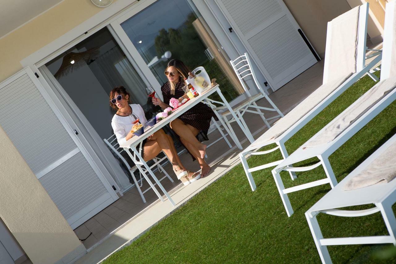 Residence Mar Mediterraneo Куарту-Сант'Елена Екстер'єр фото